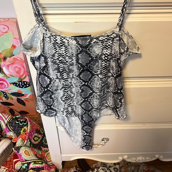 Bodysuit! - Picture 7 of 7